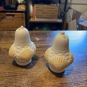 Vintage 1982 "The Beachcomber", salt and pepper shakers